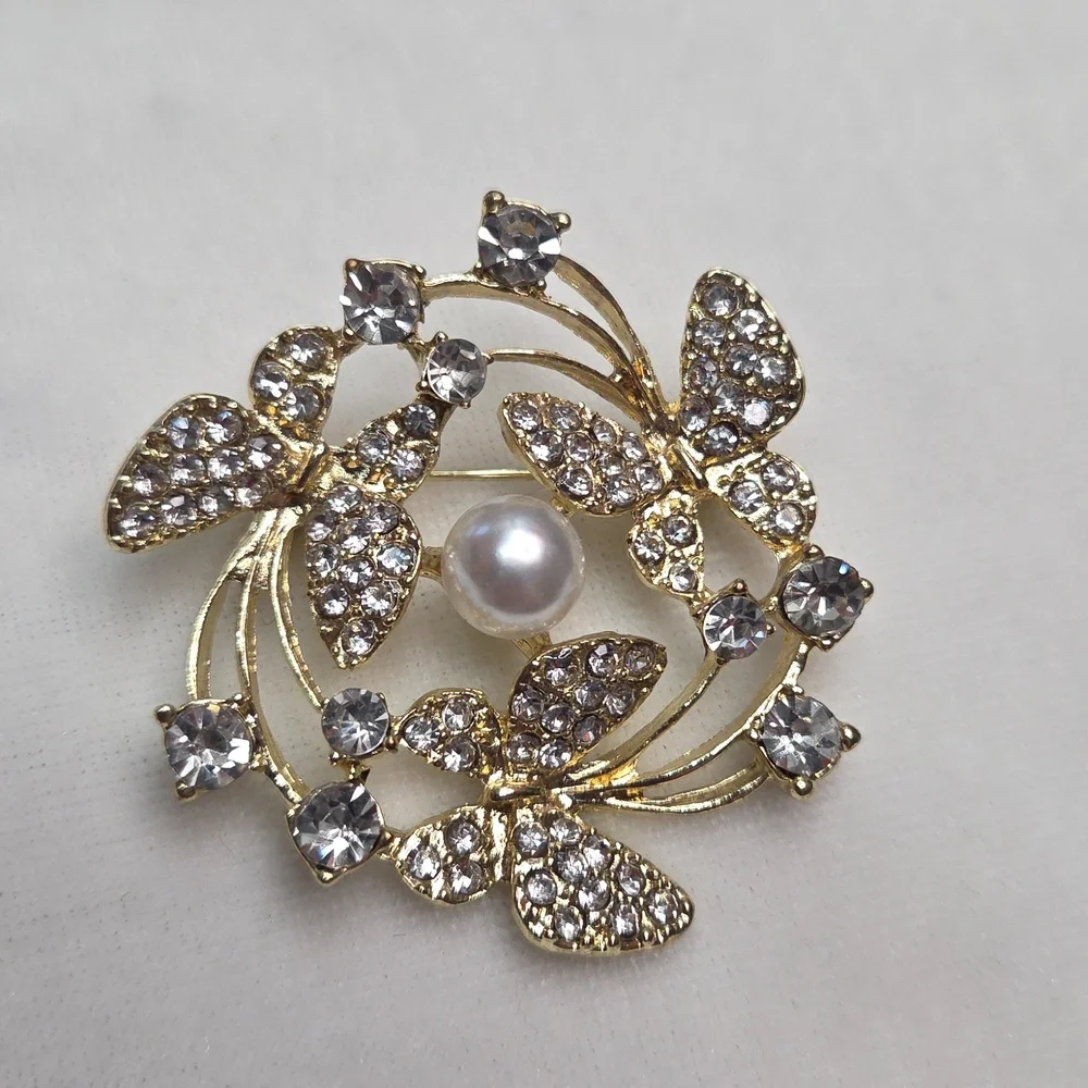 Women's Gold Tone 3 Butterflies Brooch Retro Style Pin Rhinestones Sparkling